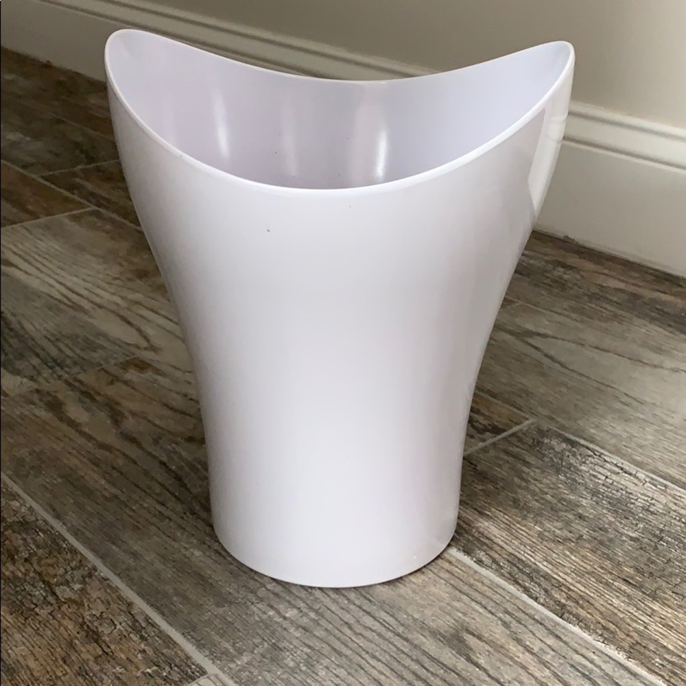 White bathroom trash bin